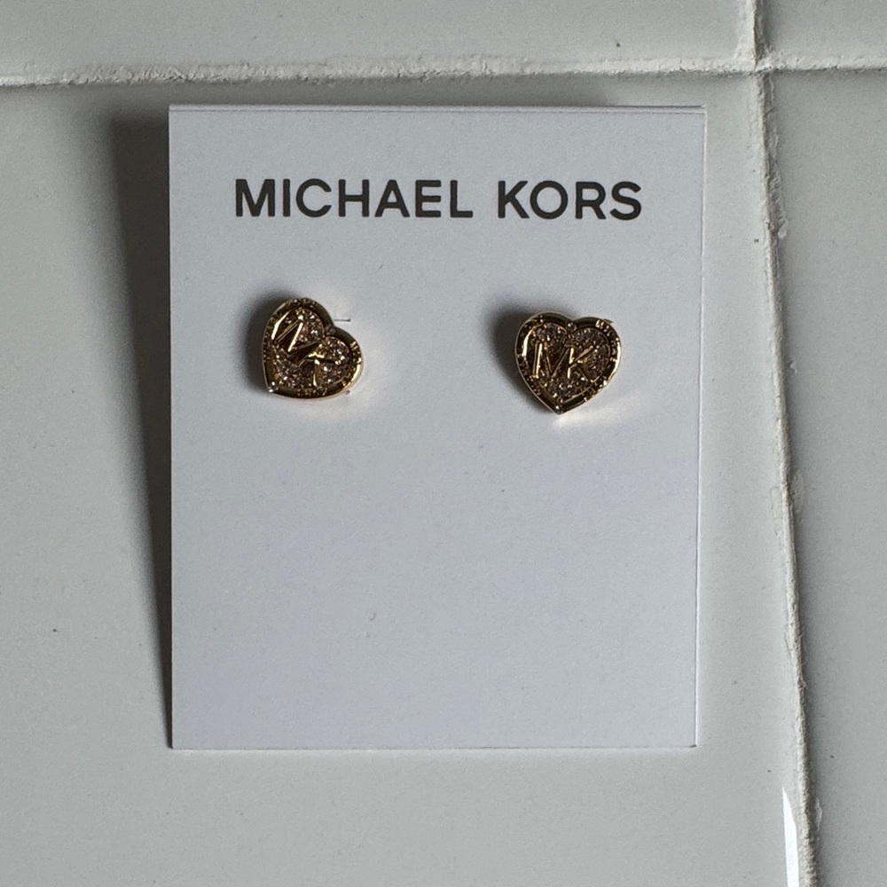 🍓price firm 🍓Michael Kors Gold-Tone Heart Stud Earrings